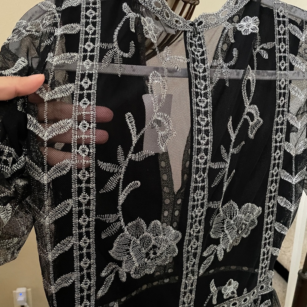 Socialite lace dress - Picture 3 of 11